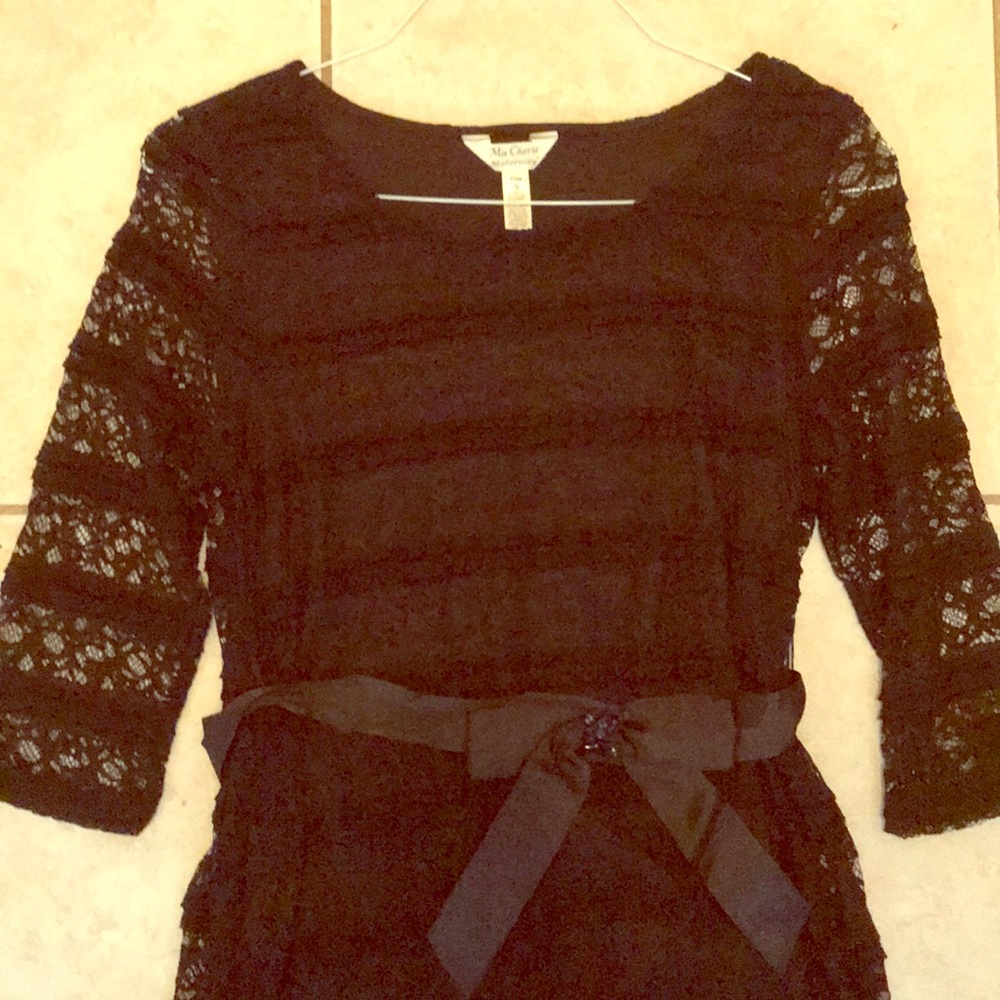 Small Black lace, 3/4 sleeve maternity top